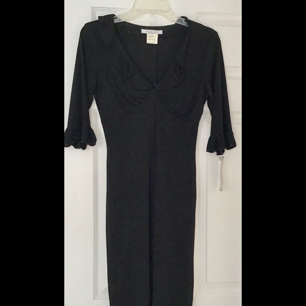 WOMAN’S BLACK DRESS BY LA BELLE